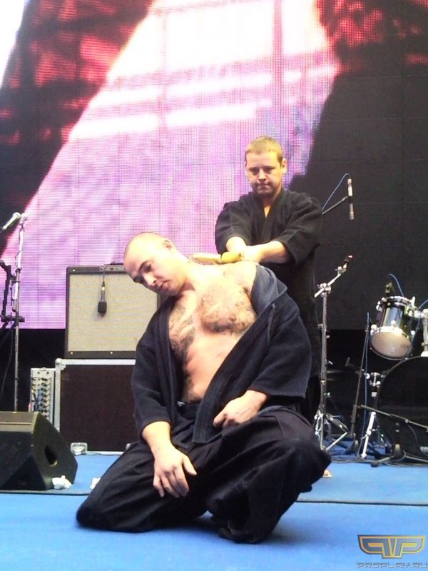 �������