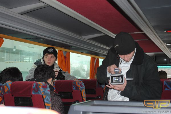 В автобусе так же ведется съемка